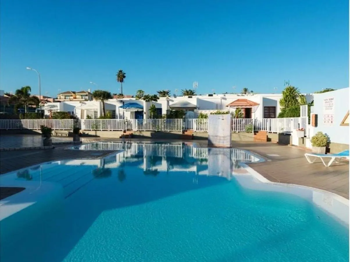 Charming Bungalow In Maspalomas With Shared Pool