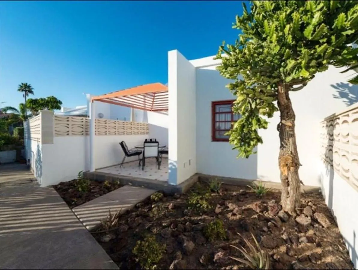 Apartment Charming Bungalow In Maspalomas With Shared Pool